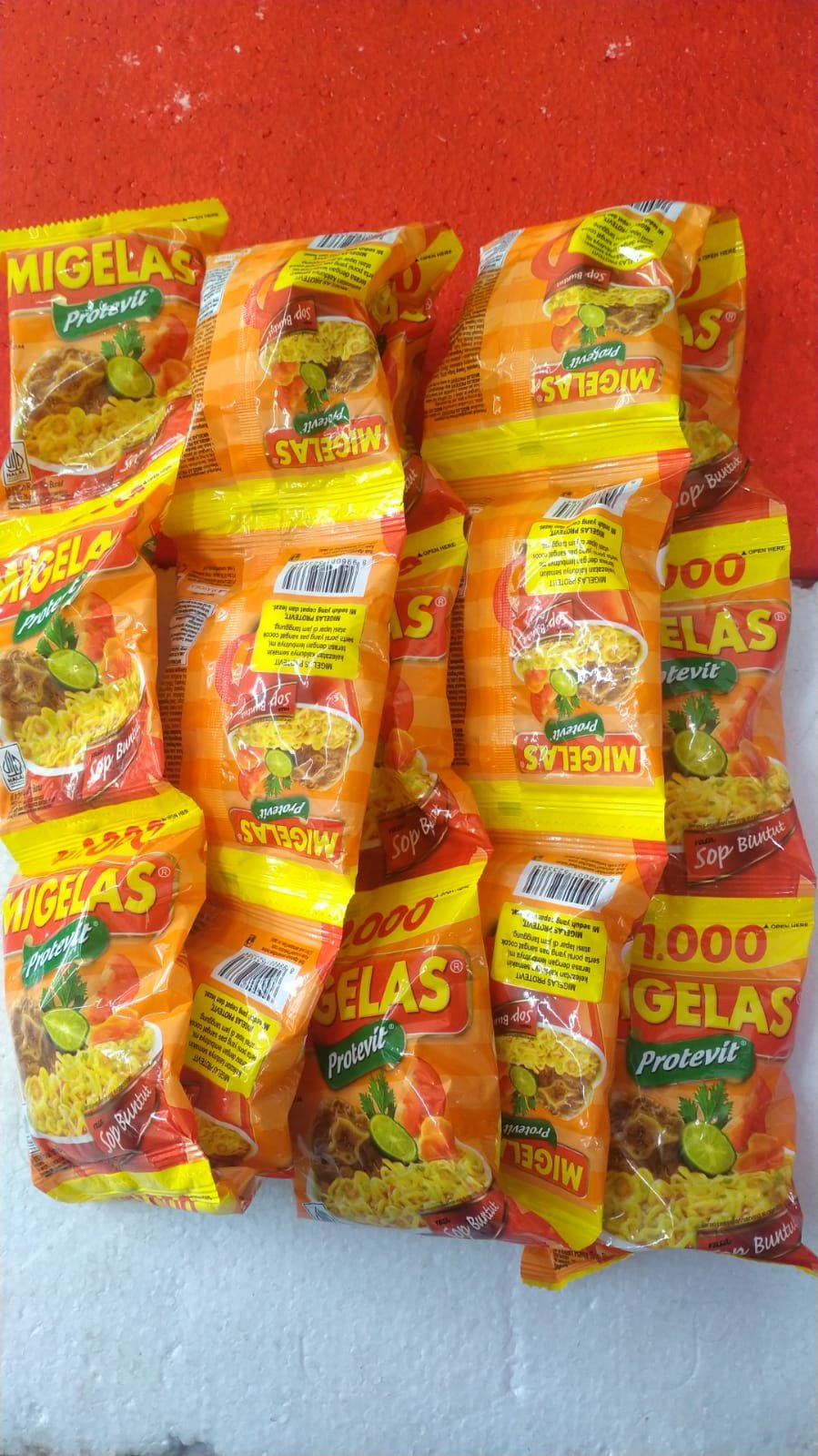 MIEGELAS SOP BUNTUT